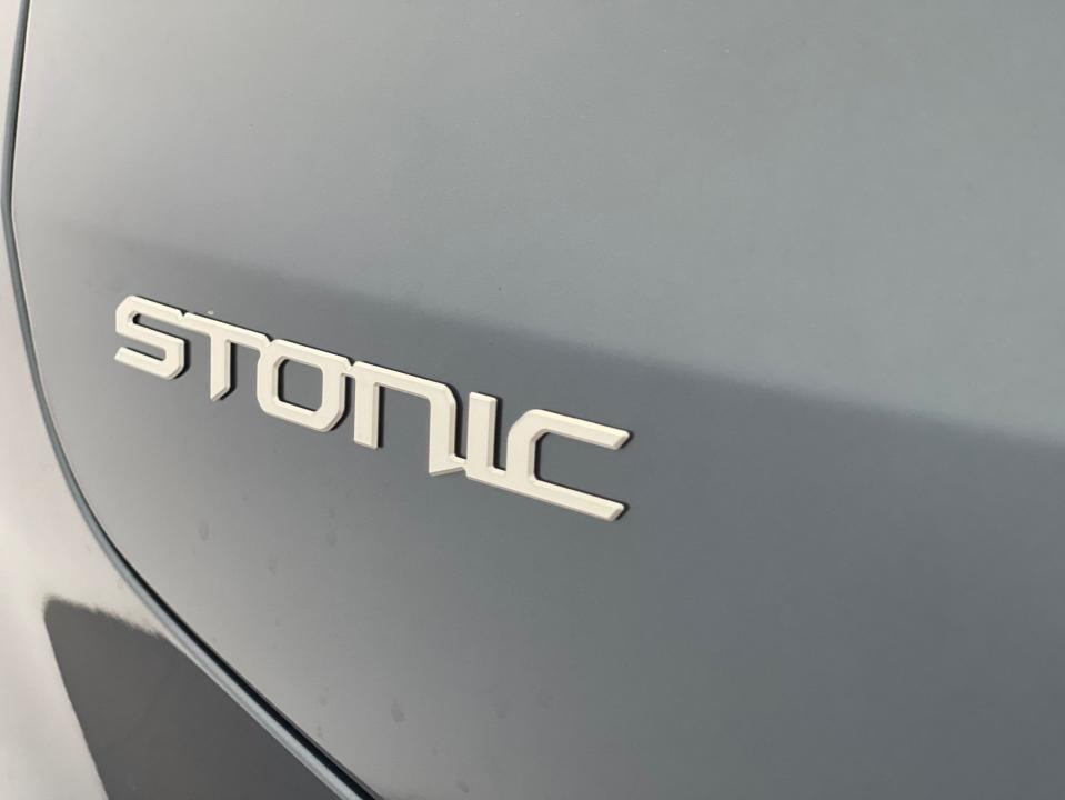 kia-stonic-2024-gasolina-998cc
