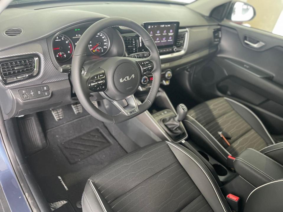 kia-stonic-2024-gasolina-998cc