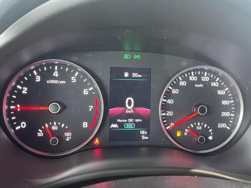 kia-stonic-2024-gasolina-998cc