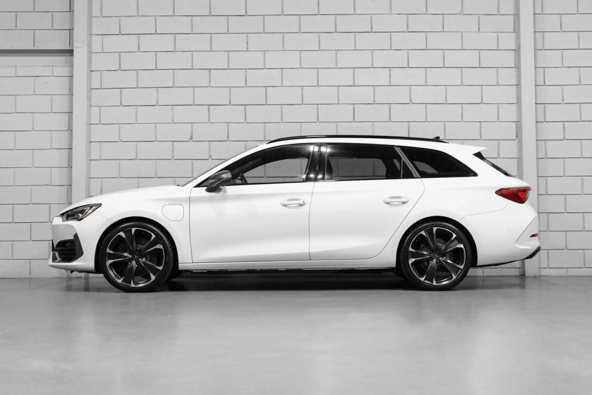 cupra-leon-sportstourer-2023-hibrido-a-gasolina-1395cc
