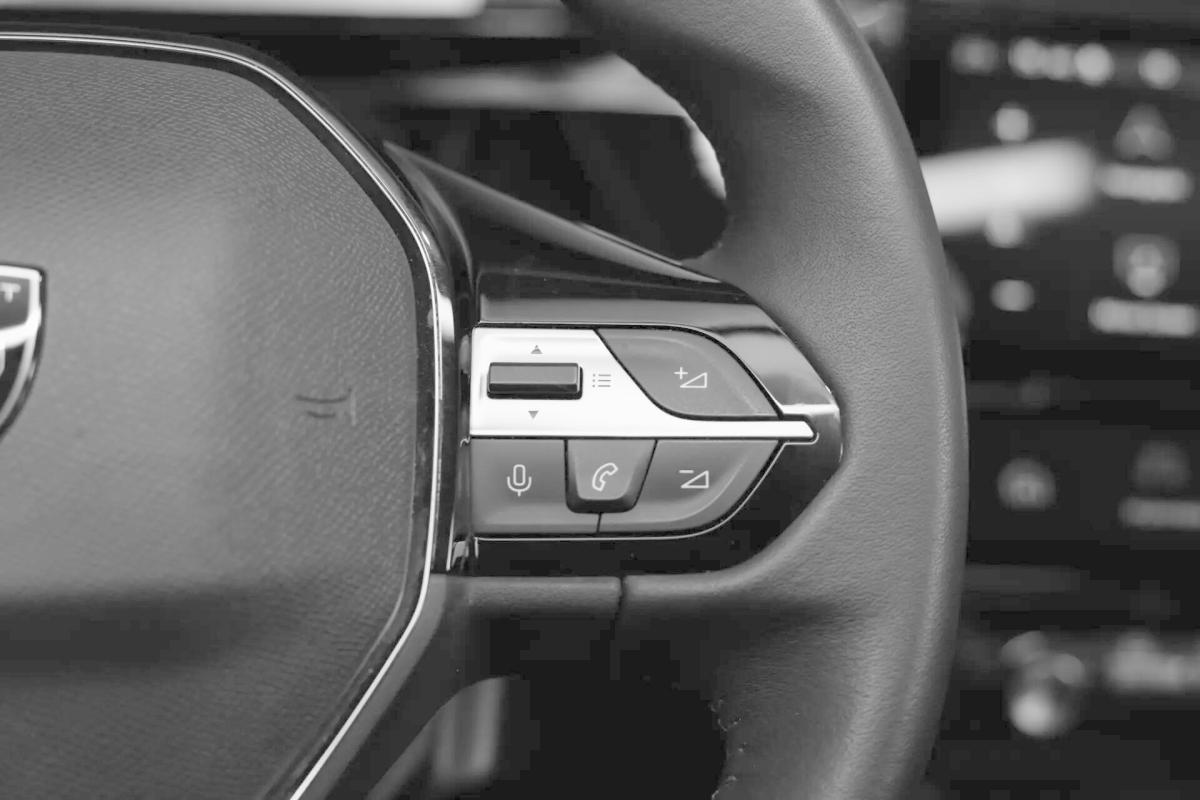 peugeot-408-2023-hibrido-a-gasolina-1598cc