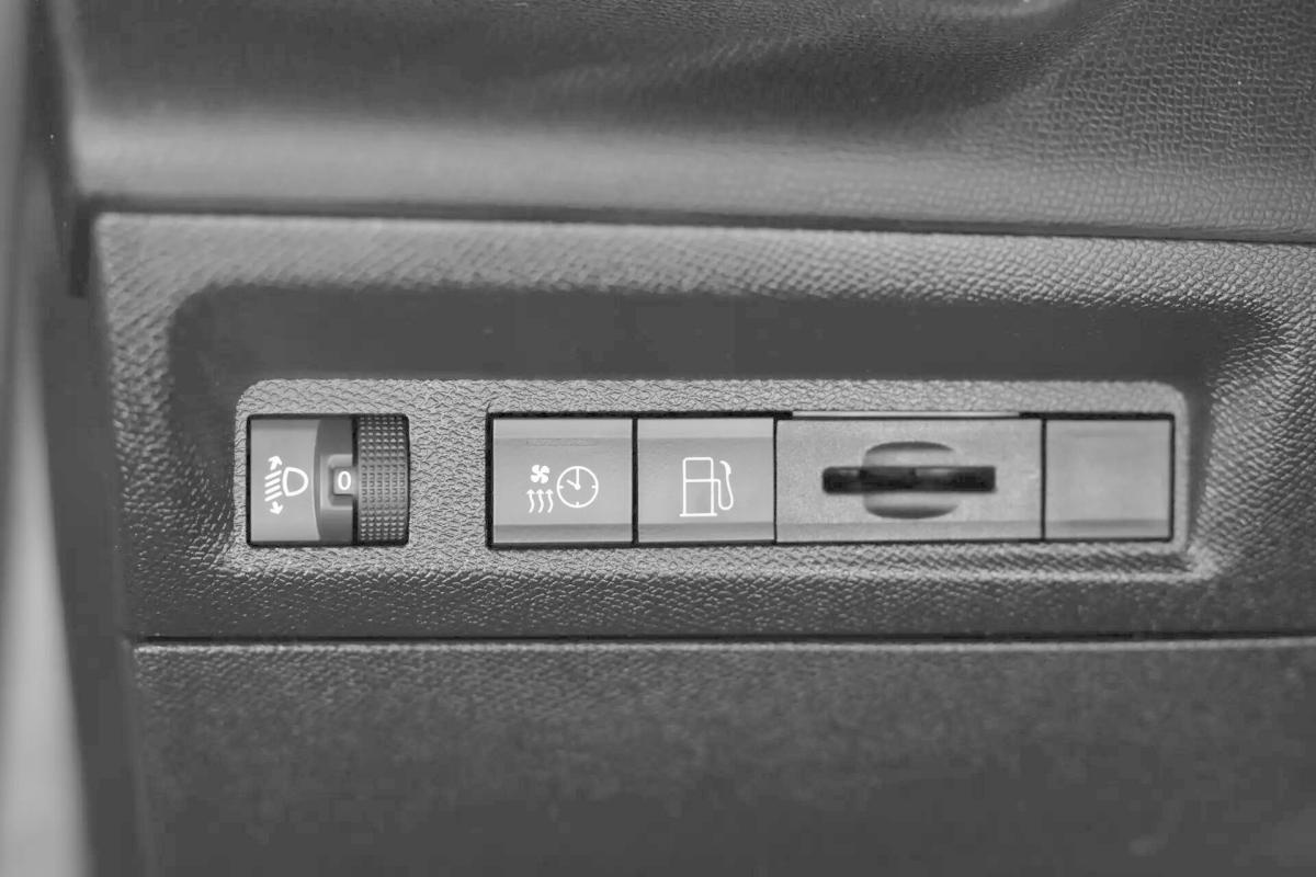 peugeot-408-2023-hibrido-a-gasolina-1598cc