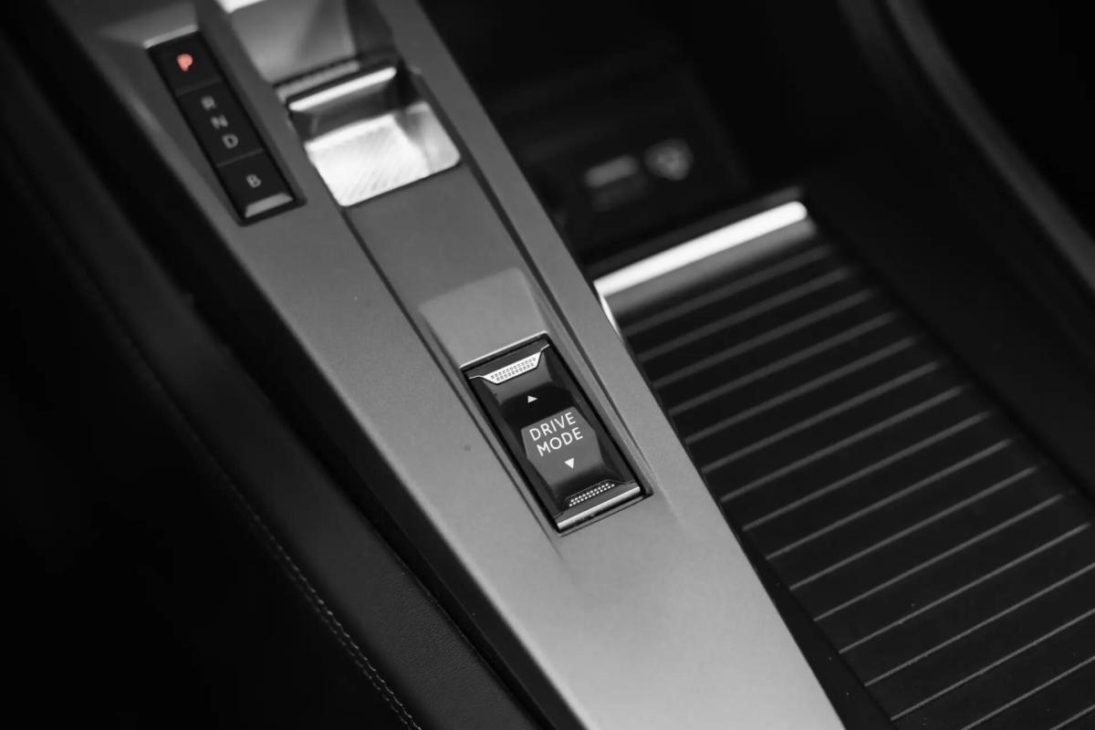 peugeot-408-2023-hibrido-a-gasolina-1598cc