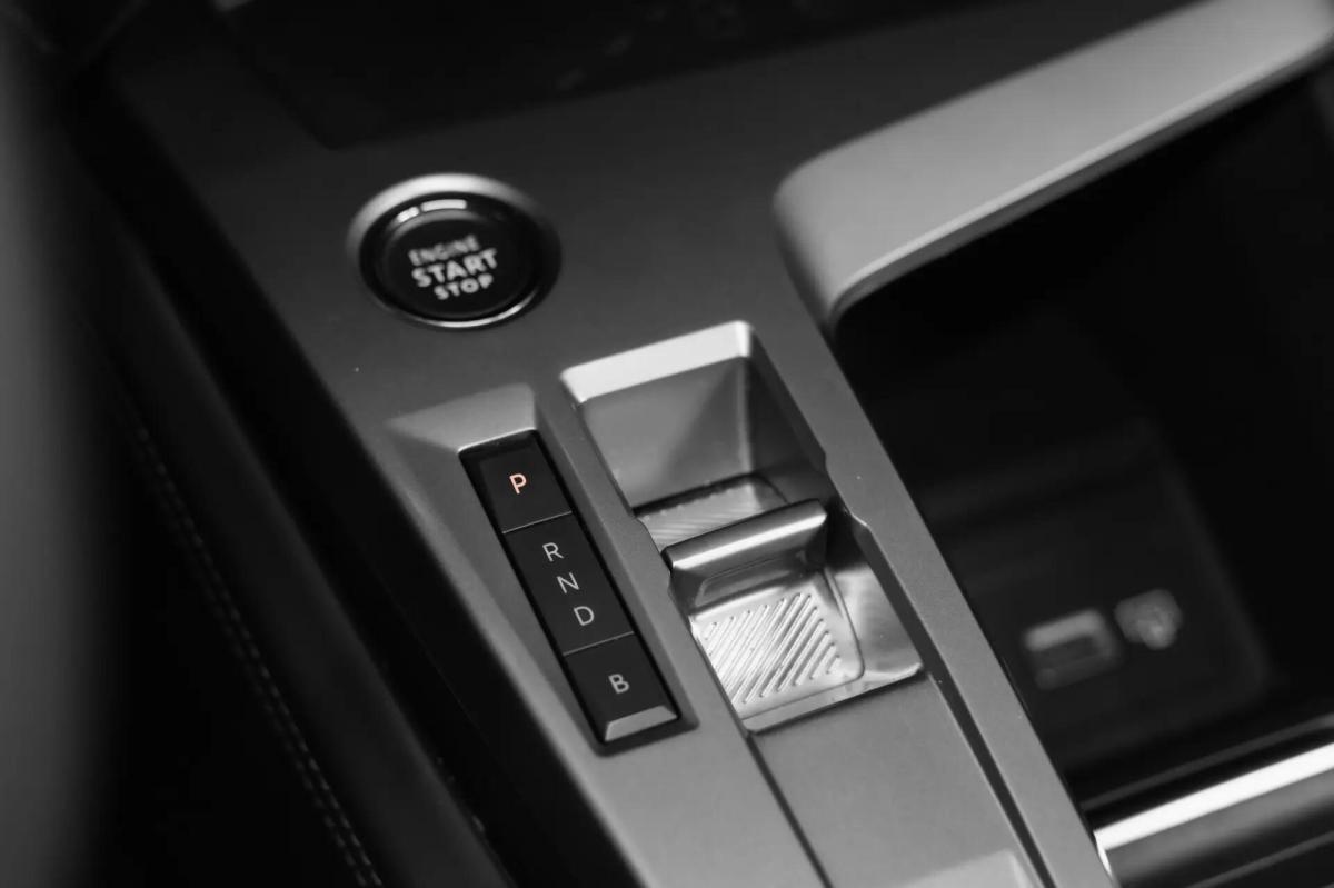 peugeot-408-2023-hibrido-a-gasolina-1598cc