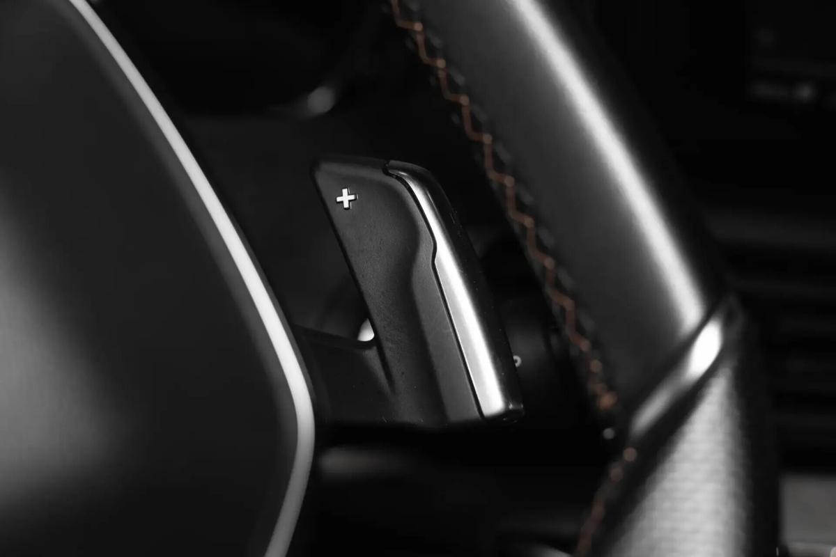 peugeot-5008-2023-gasolina-1199cc