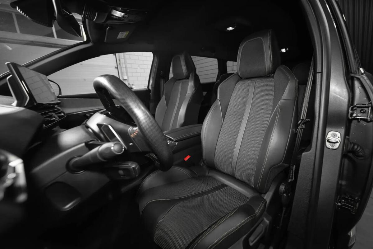 peugeot-5008-2023-gasolina-1199cc