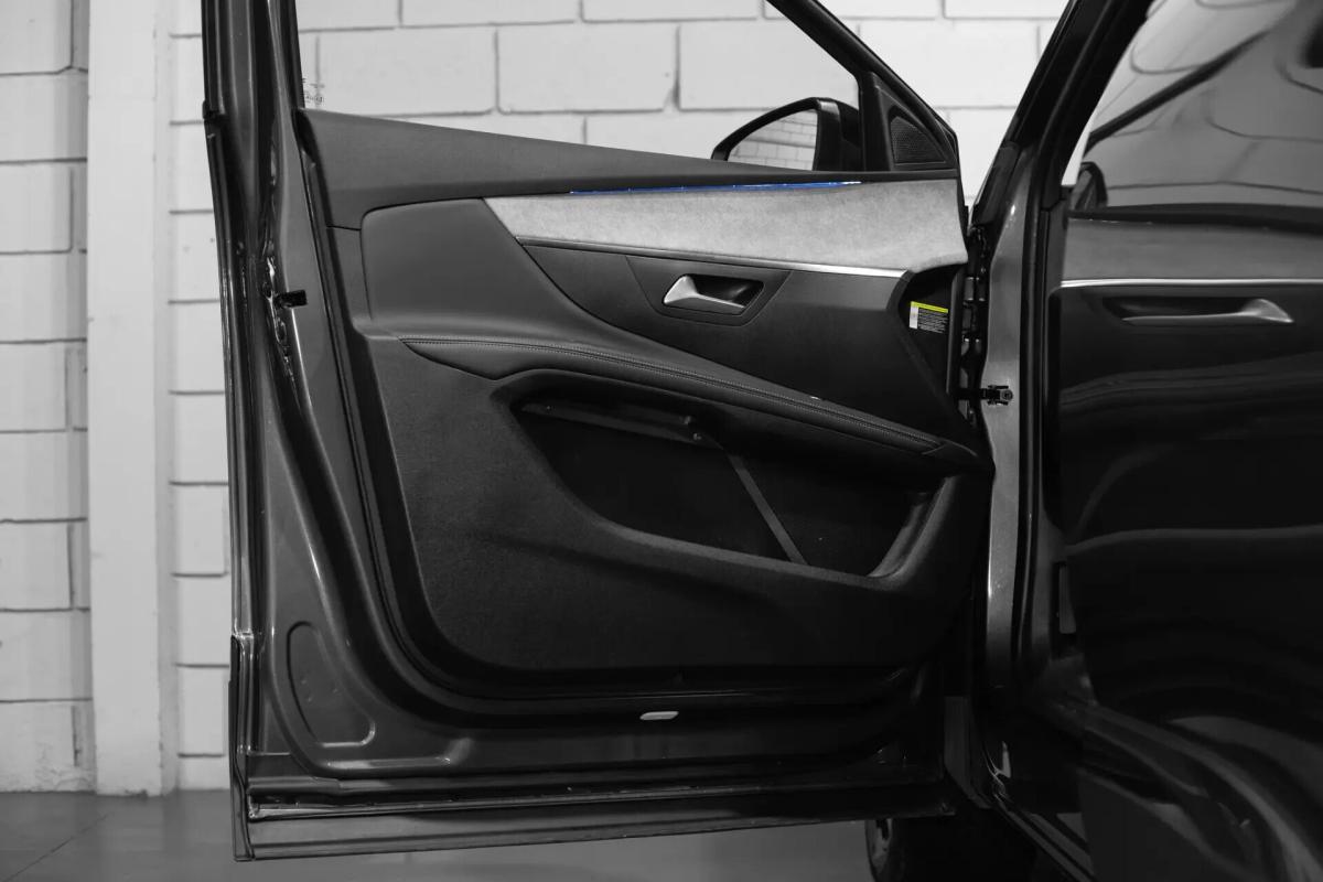 peugeot-5008-2023-gasolina-1199cc