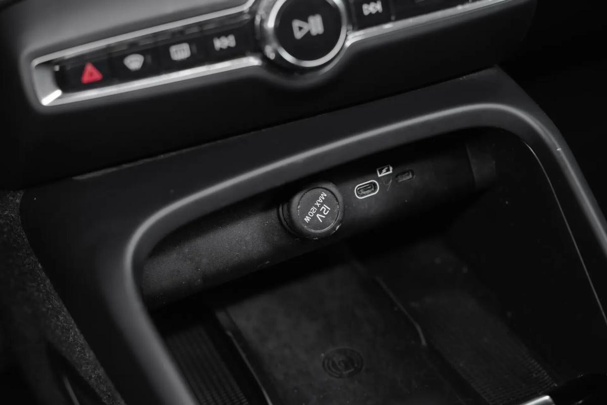 volvo-c40-2023-eletrico-0cc