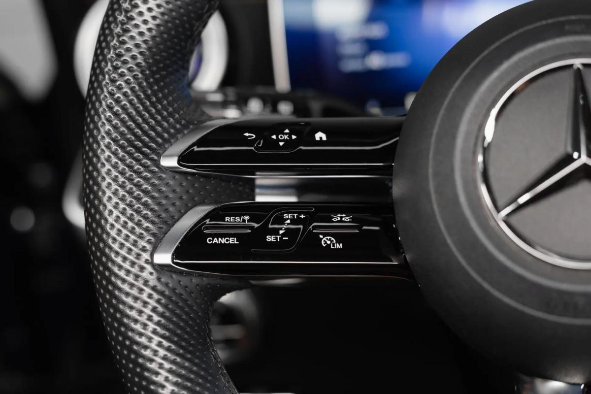 mercedes-benz-classe-c-c-300-2022-hibrido-a-gasolina-1991cc