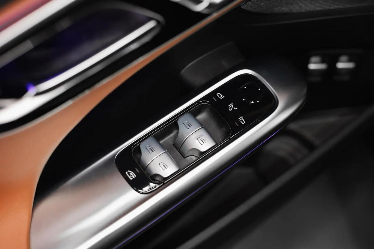 mercedes-benz-classe-c-c-300-2022-hibrido-a-gasolina-1991cc