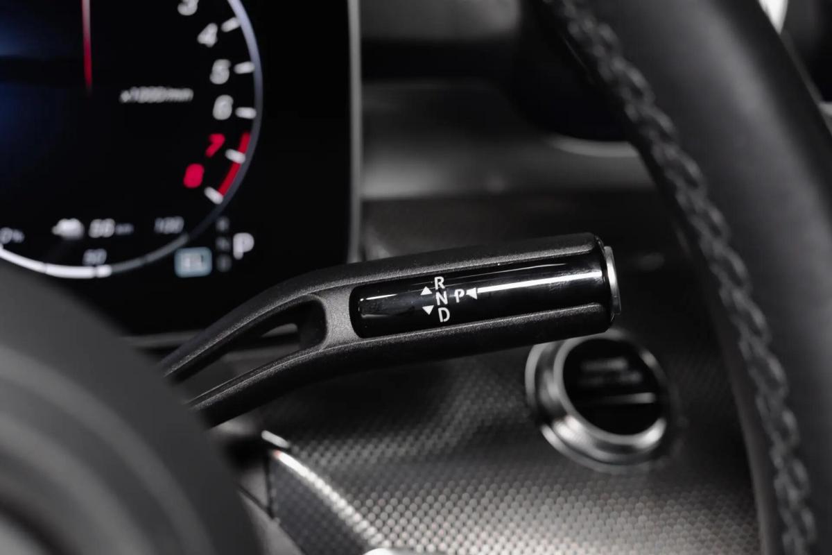 mercedes-benz-classe-c-c-300-e-2023-hibrido-a-gasolina-1999cc