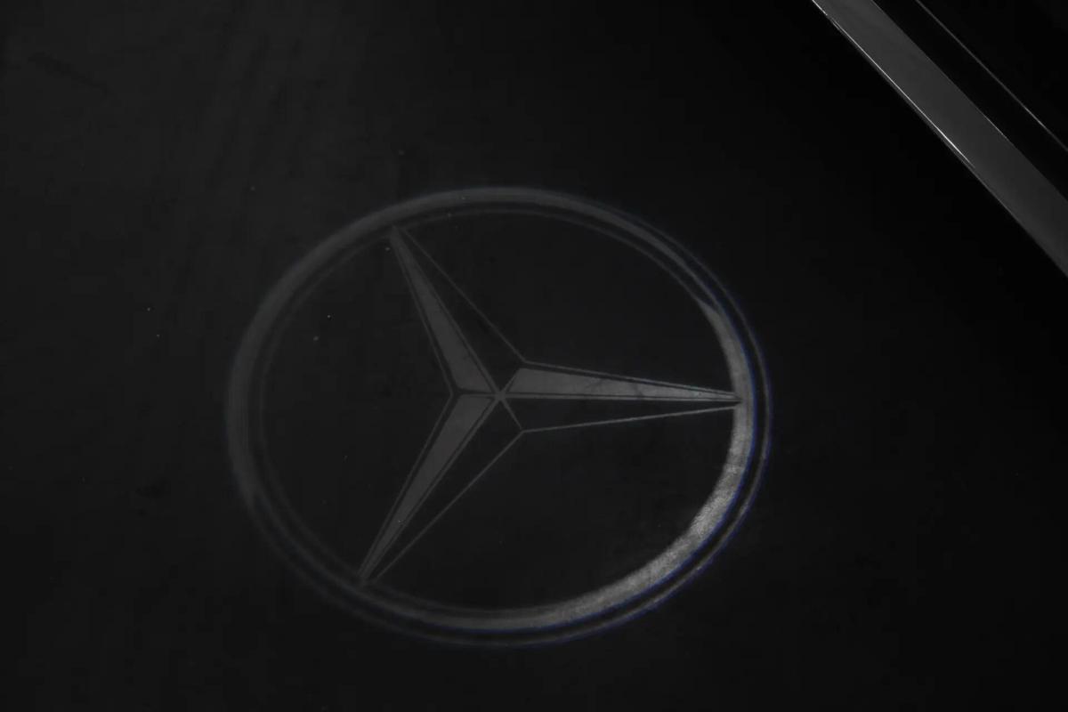 mercedes-benz-classe-c-c-300-e-2023-hibrido-a-gasolina-1999cc