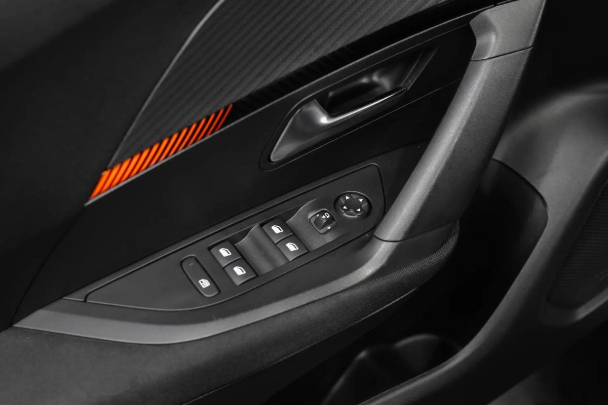 peugeot-2008-2022-gasolina-1199cc