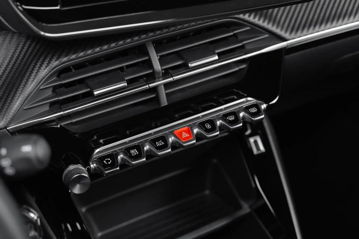 peugeot-2008-2022-gasolina-1199cc