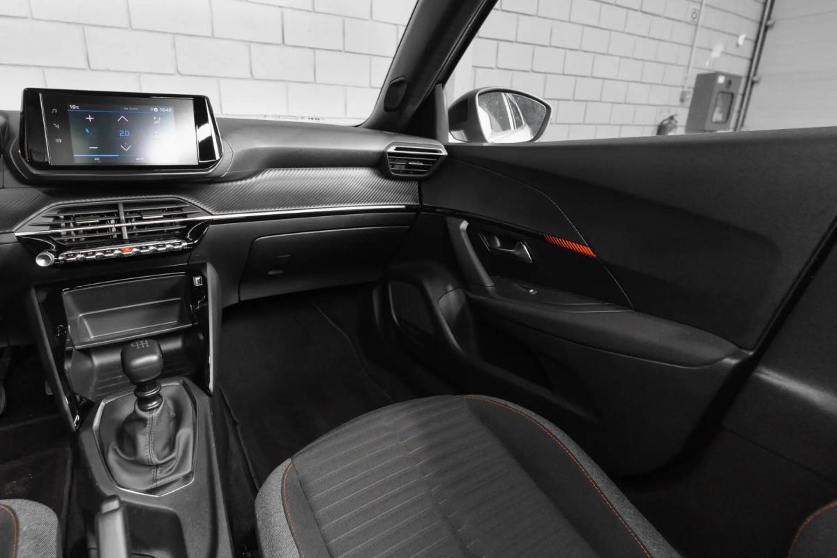 peugeot-2008-2022-gasolina-1199cc