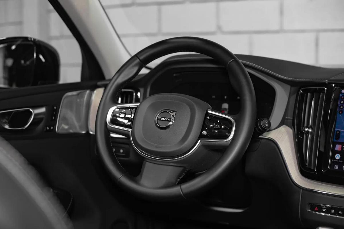 volvo-xc60-2024-hibrido-a-gasolina-1969cc