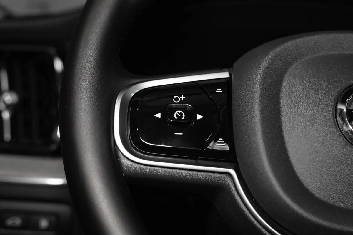volvo-xc60-2024-hibrido-a-gasolina-1969cc