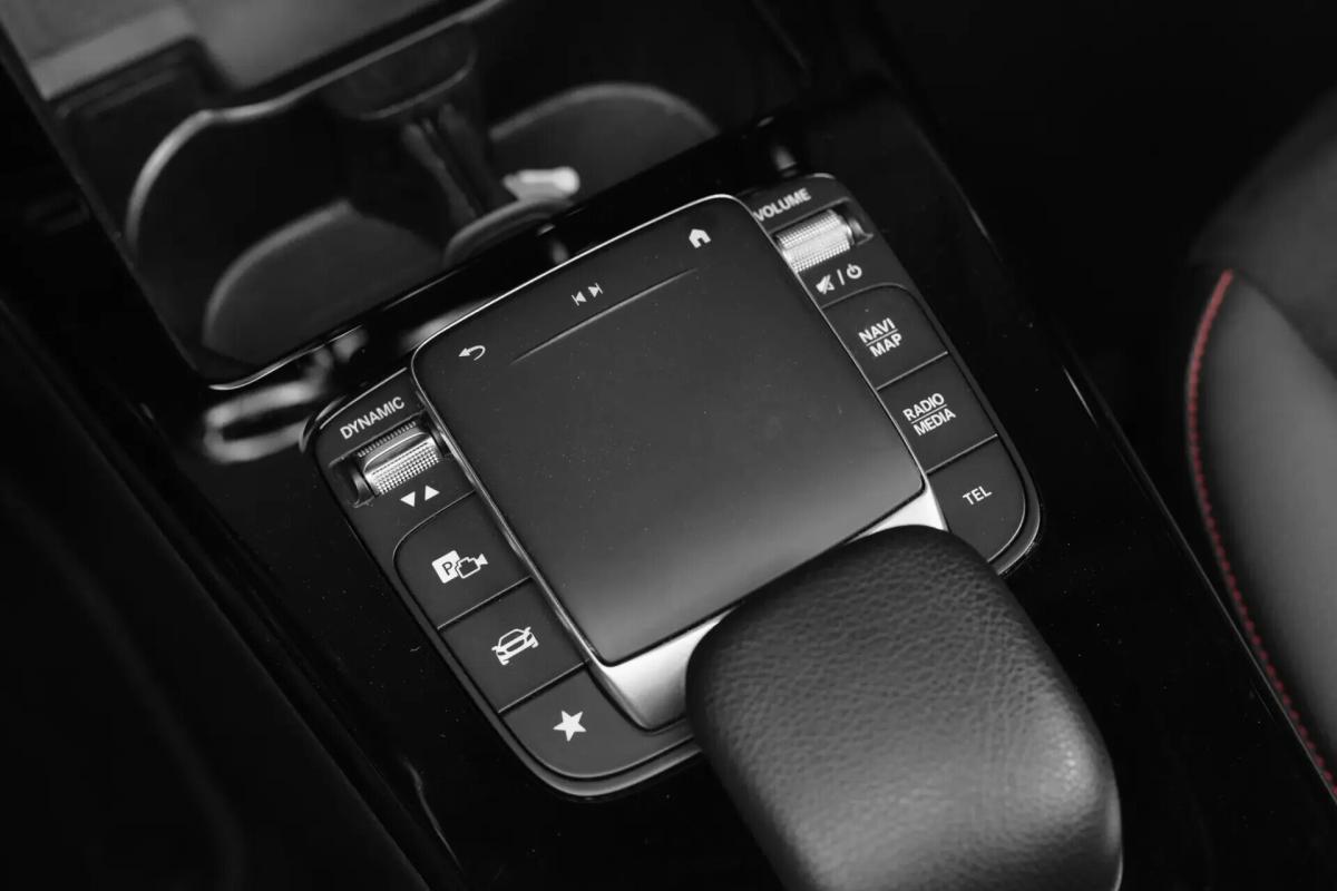 mercedes-benz-cla-2022-hibrido-a-gasolina-1332cc