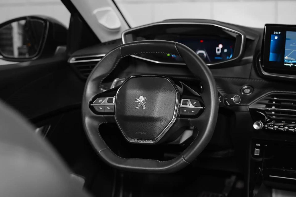 peugeot-208-2021-gasolina-1199cc