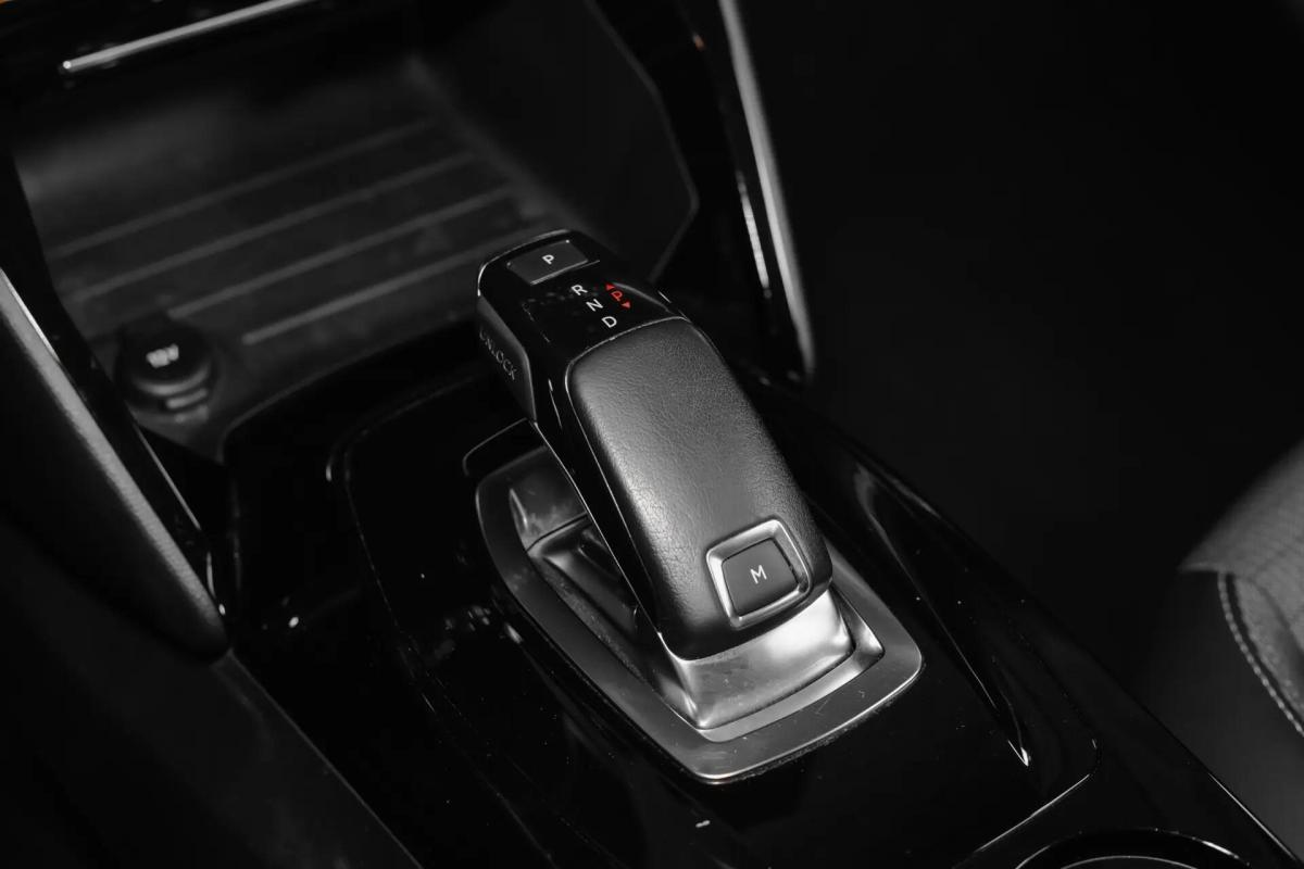 peugeot-208-2021-gasolina-1199cc
