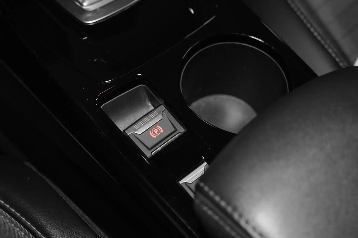 peugeot-208-2021-gasolina-1199cc