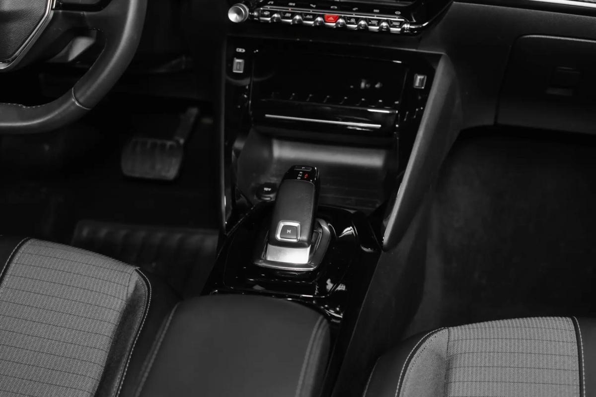 peugeot-208-2021-gasolina-1199cc