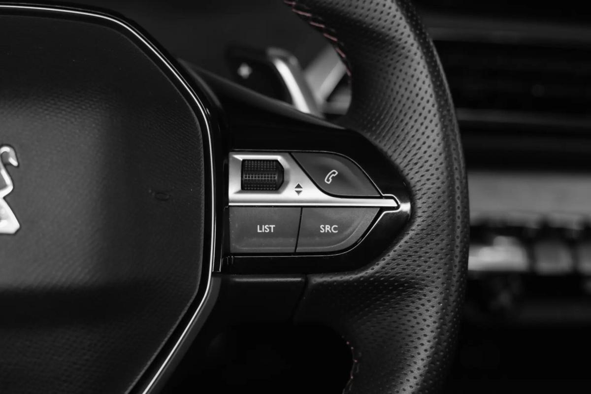 peugeot-3008-2023-hibrido-a-gasolina-1598cc