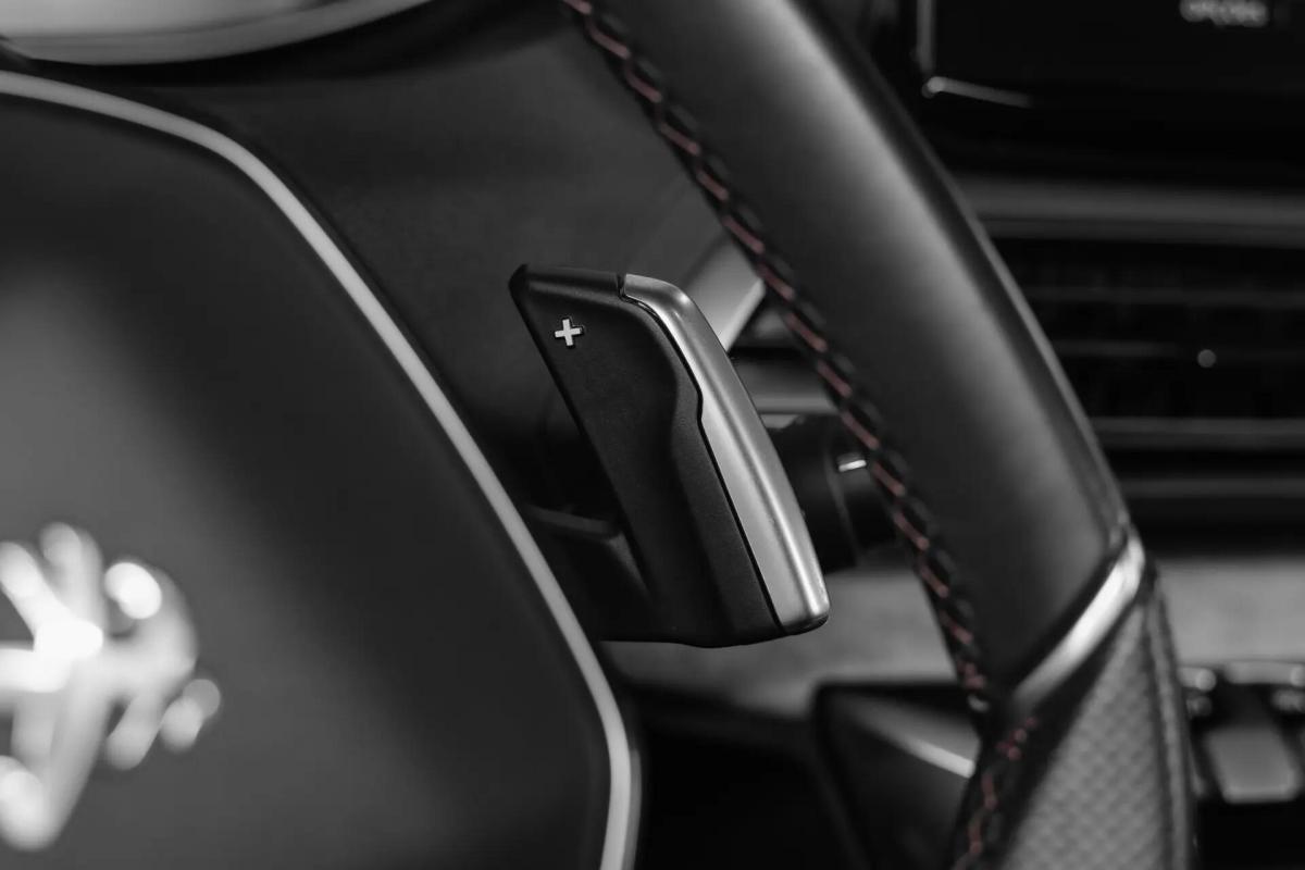 peugeot-3008-2023-hibrido-a-gasolina-1598cc