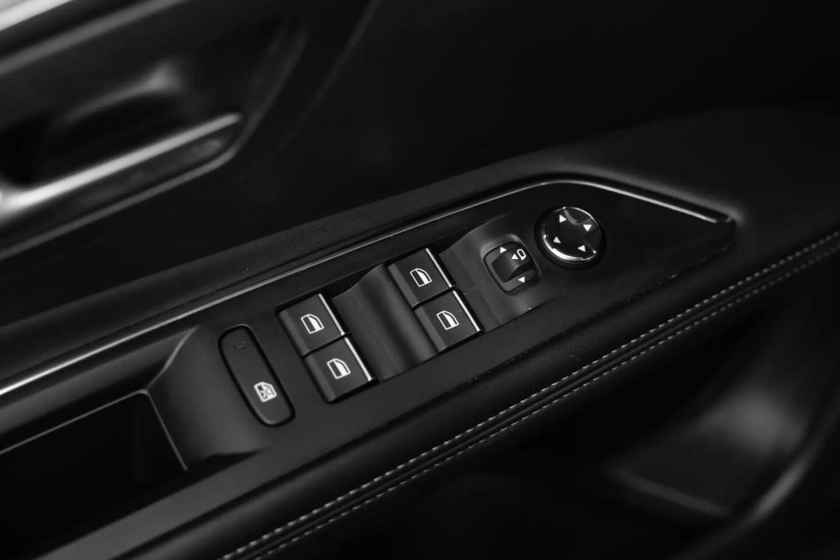peugeot-3008-2023-hibrido-a-gasolina-1598cc