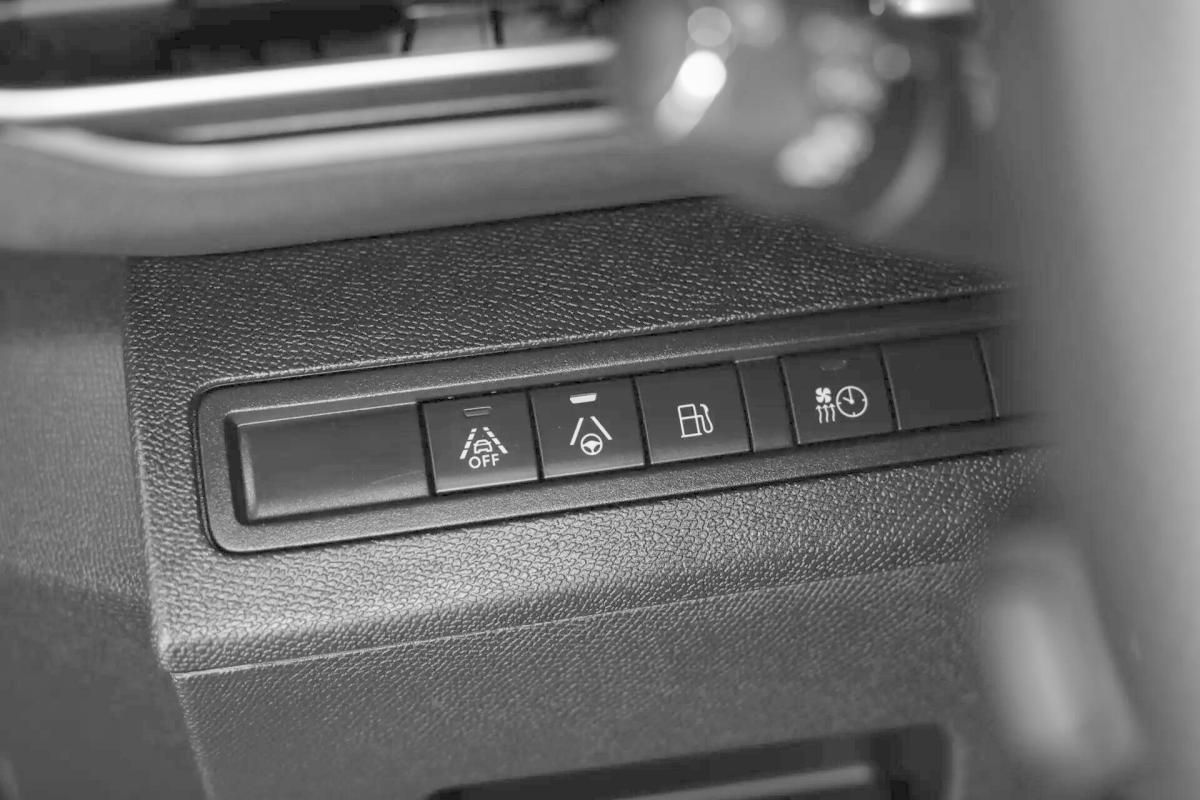 peugeot-3008-2023-hibrido-a-gasolina-1598cc