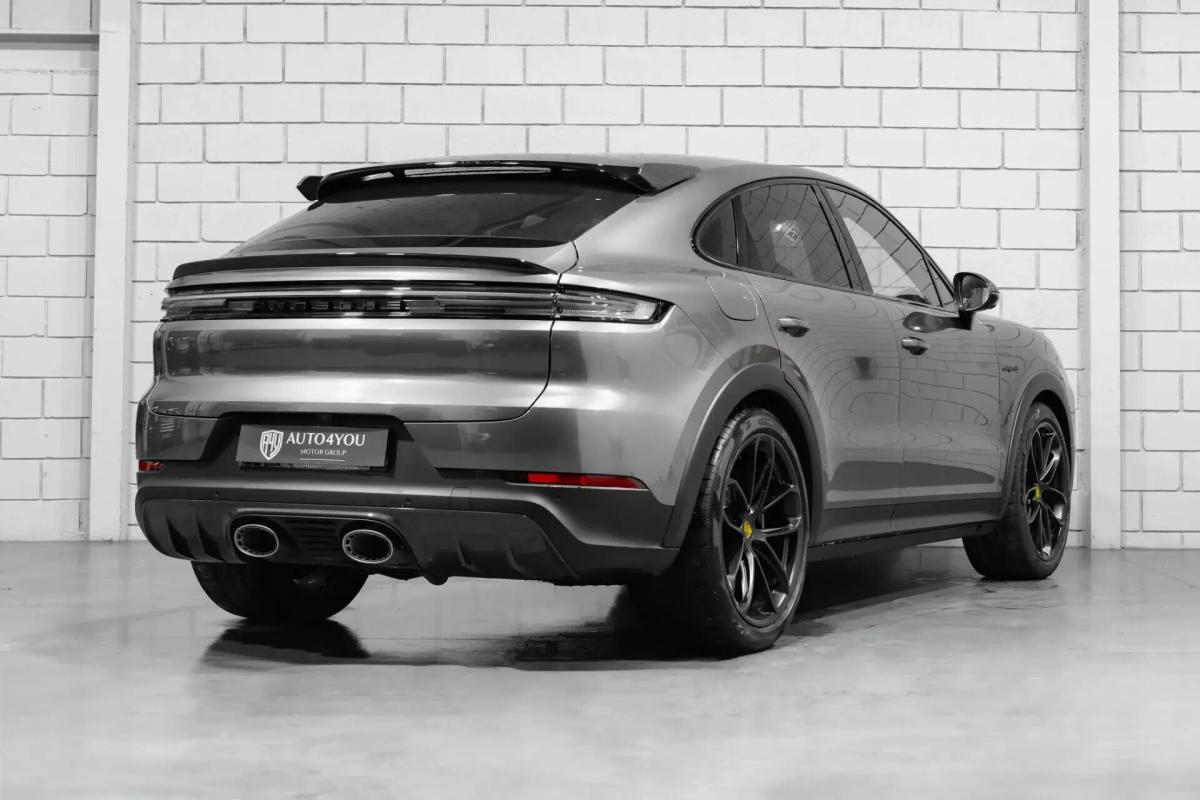 porsche-cayenne-2024-hibrido-a-gasolina-3996cc