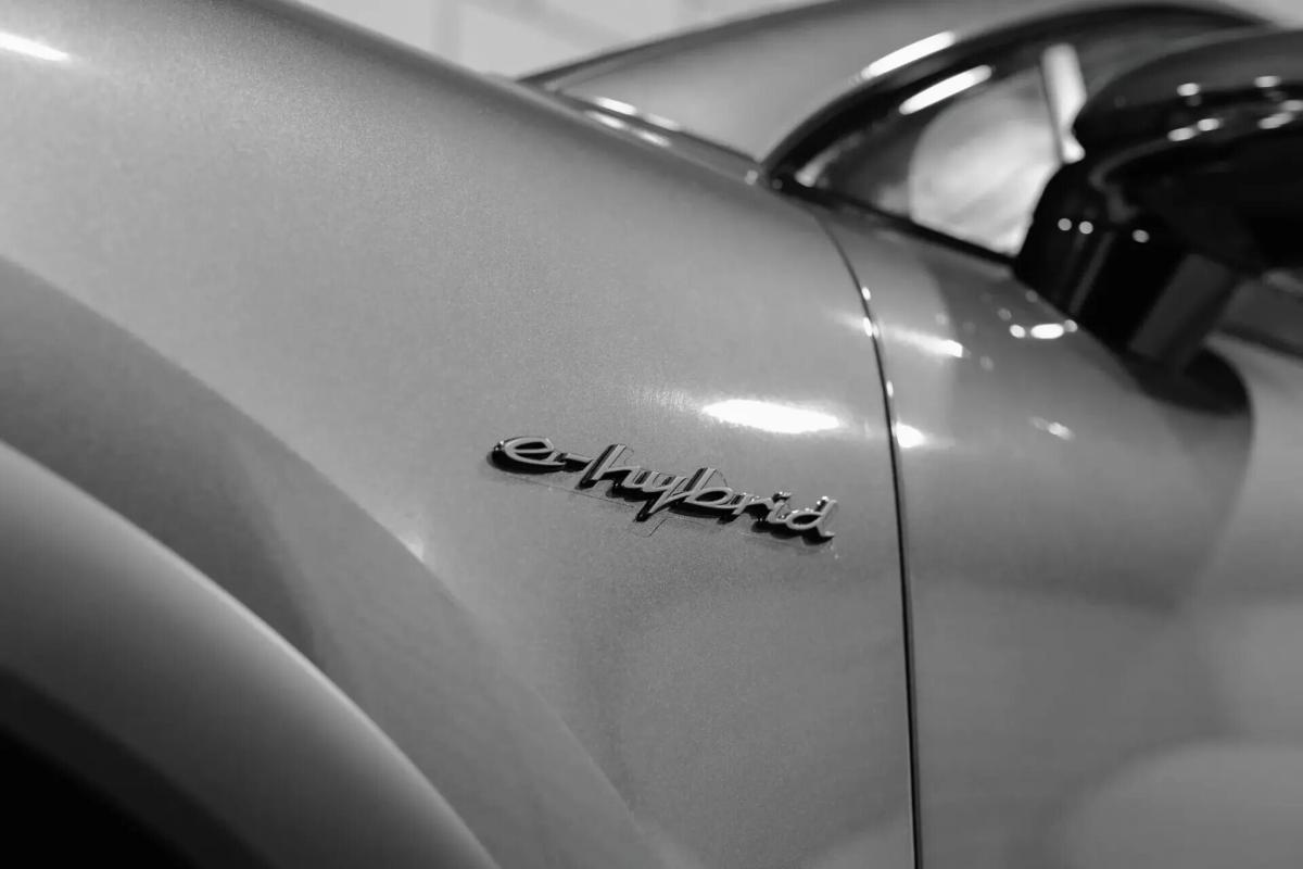 porsche-cayenne-2024-hibrido-a-gasolina-3996cc