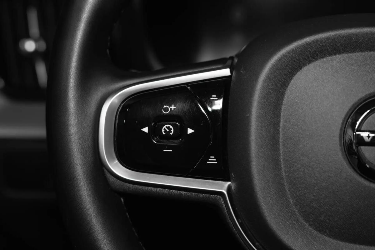 volvo-xc60-2024-hibrido-a-gasolina-1969cc
