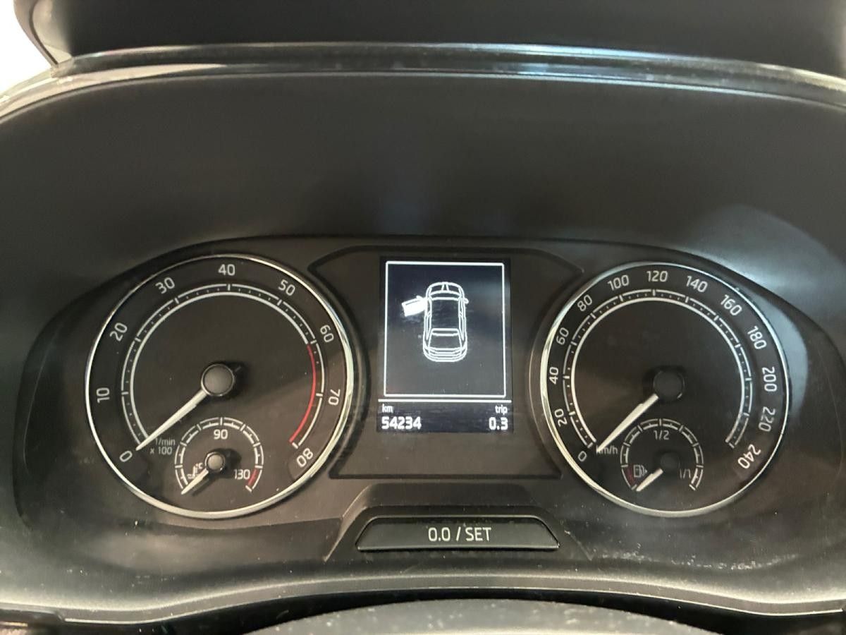 skoda-fabia-2022-gasolina-999cc