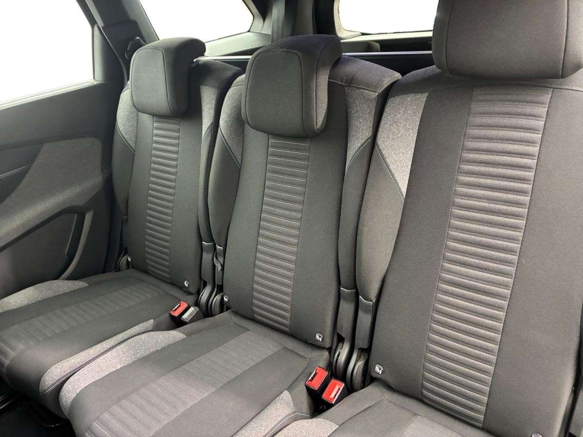 peugeot-5008-2023-gasolina-1199cc