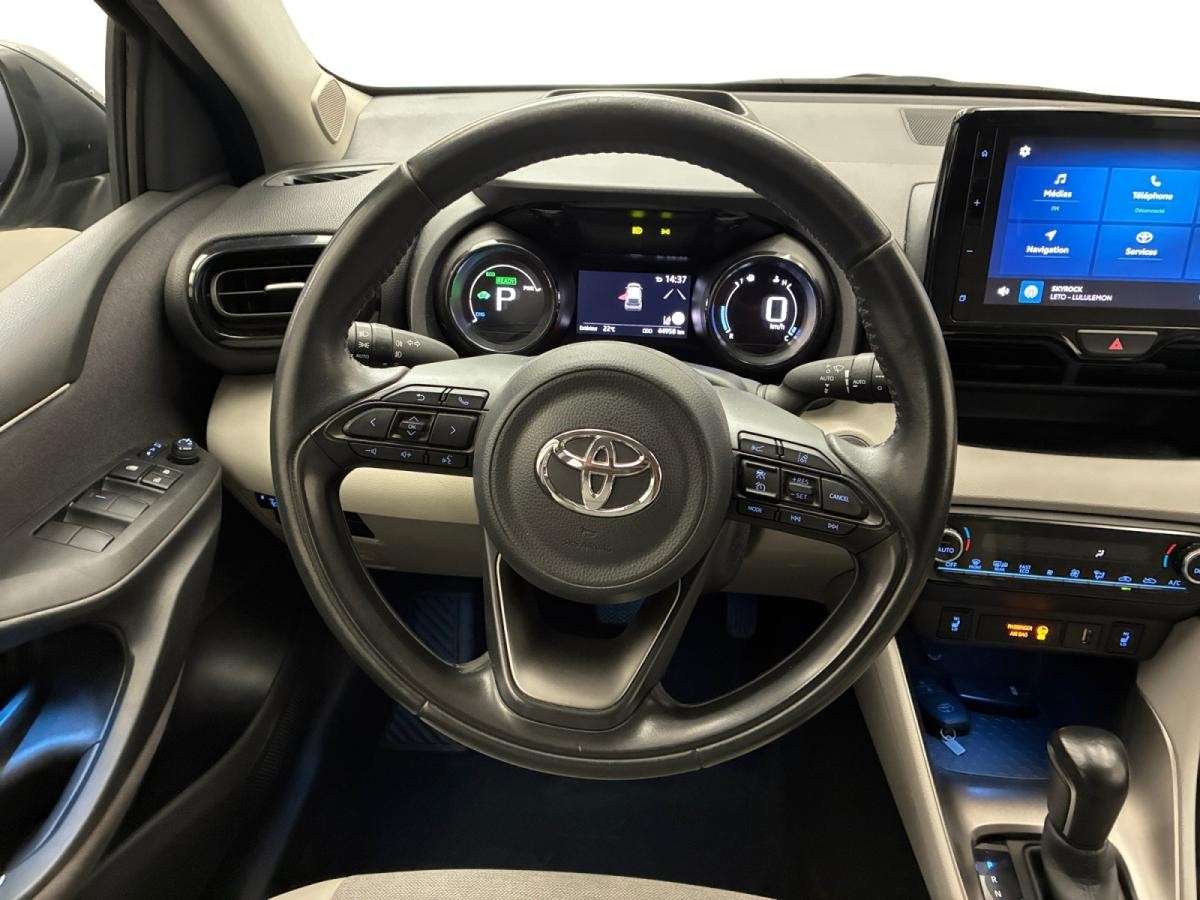 toyota-yaris-2022-hibrido-a-gasolina-1490cc