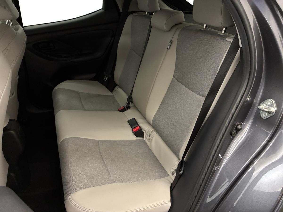 toyota-yaris-2022-hibrido-a-gasolina-1490cc