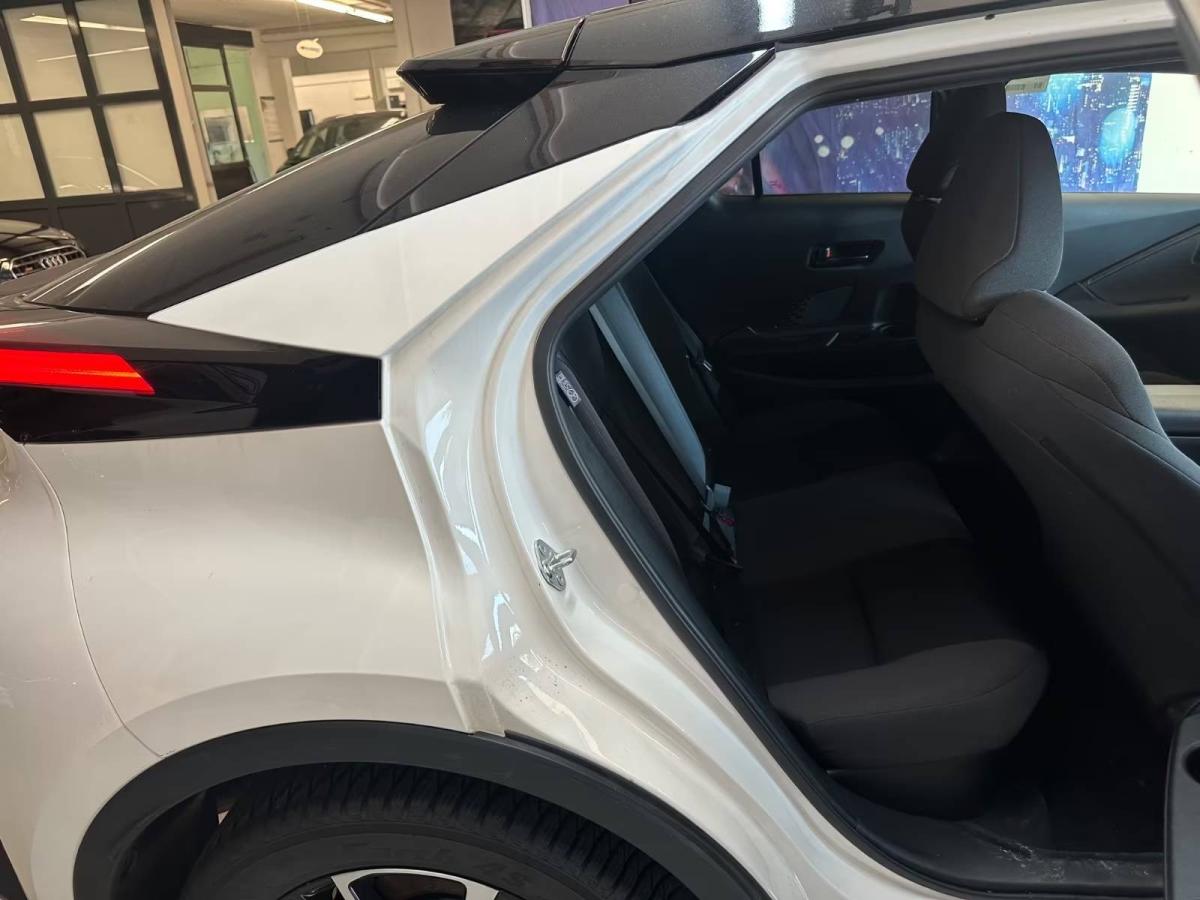 toyota-c-hr-2025-hibrido-a-gasolina-1798cc