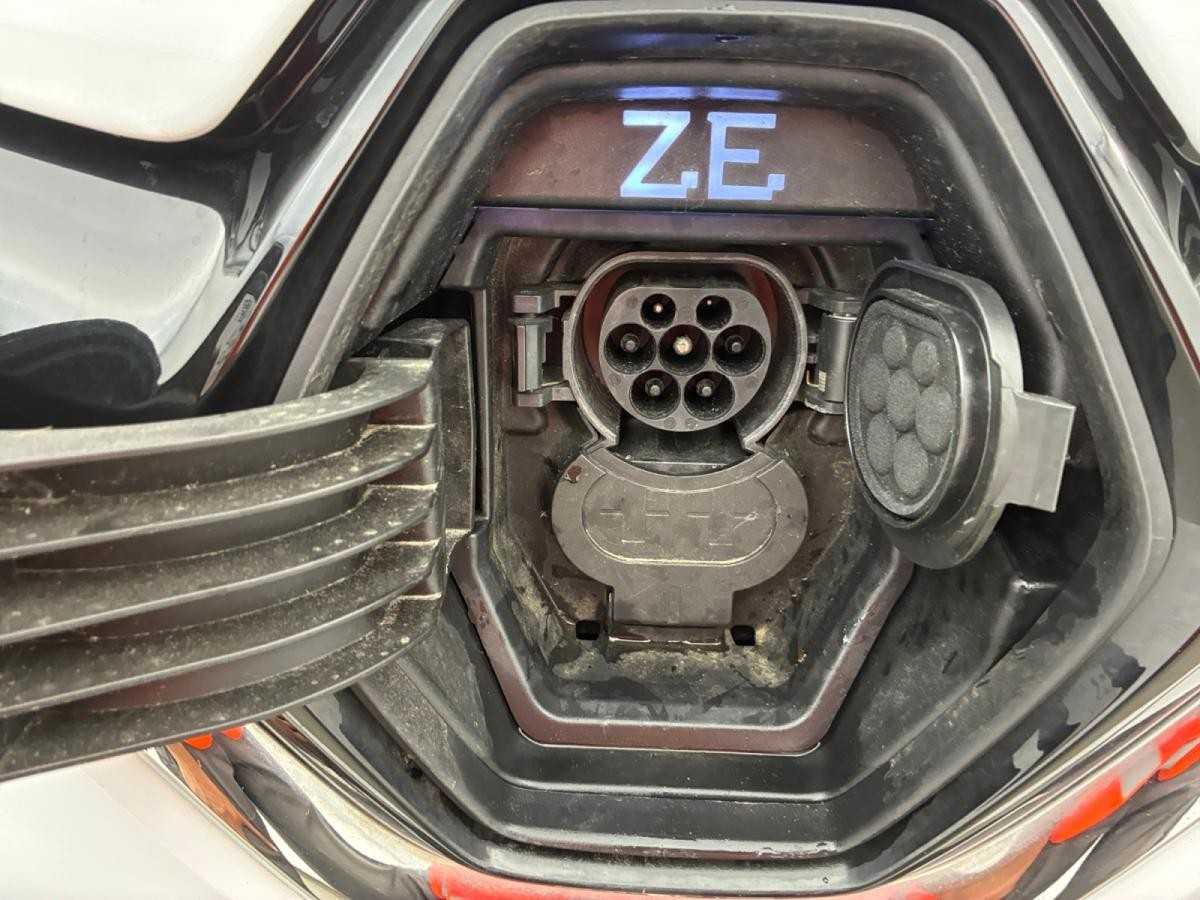 renault-zoe-2021-eletrico-0cc
