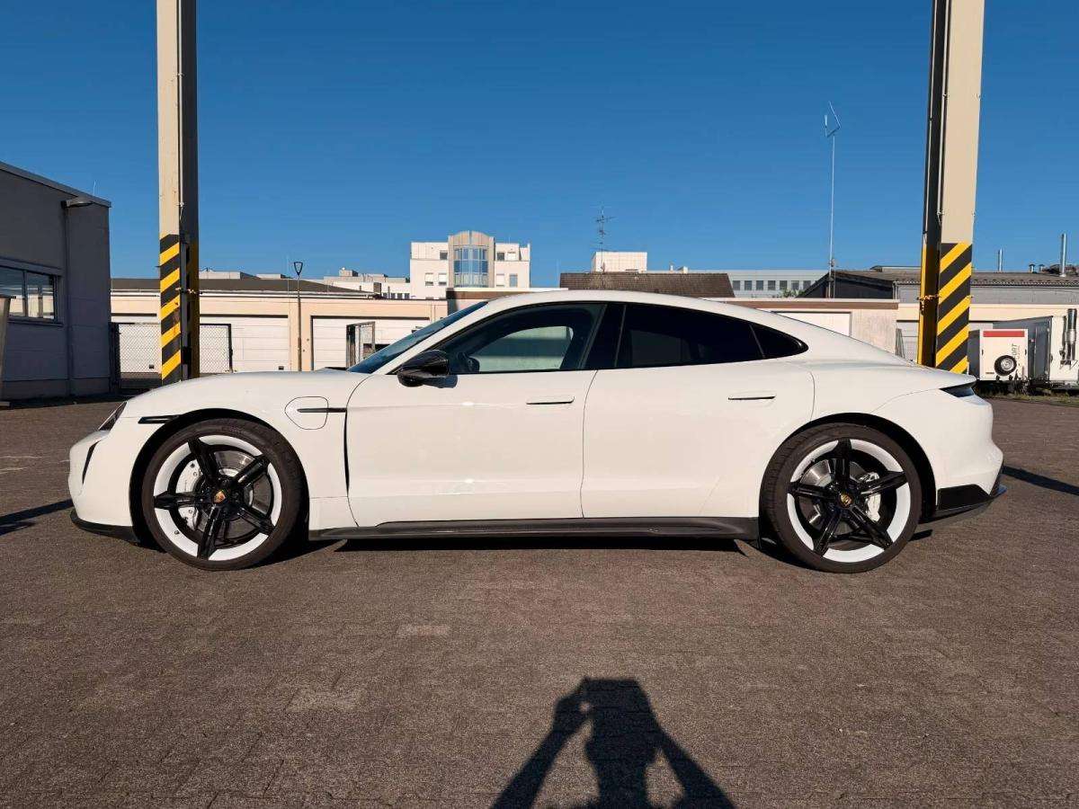porsche-taycan-2021-eletrico-0cc