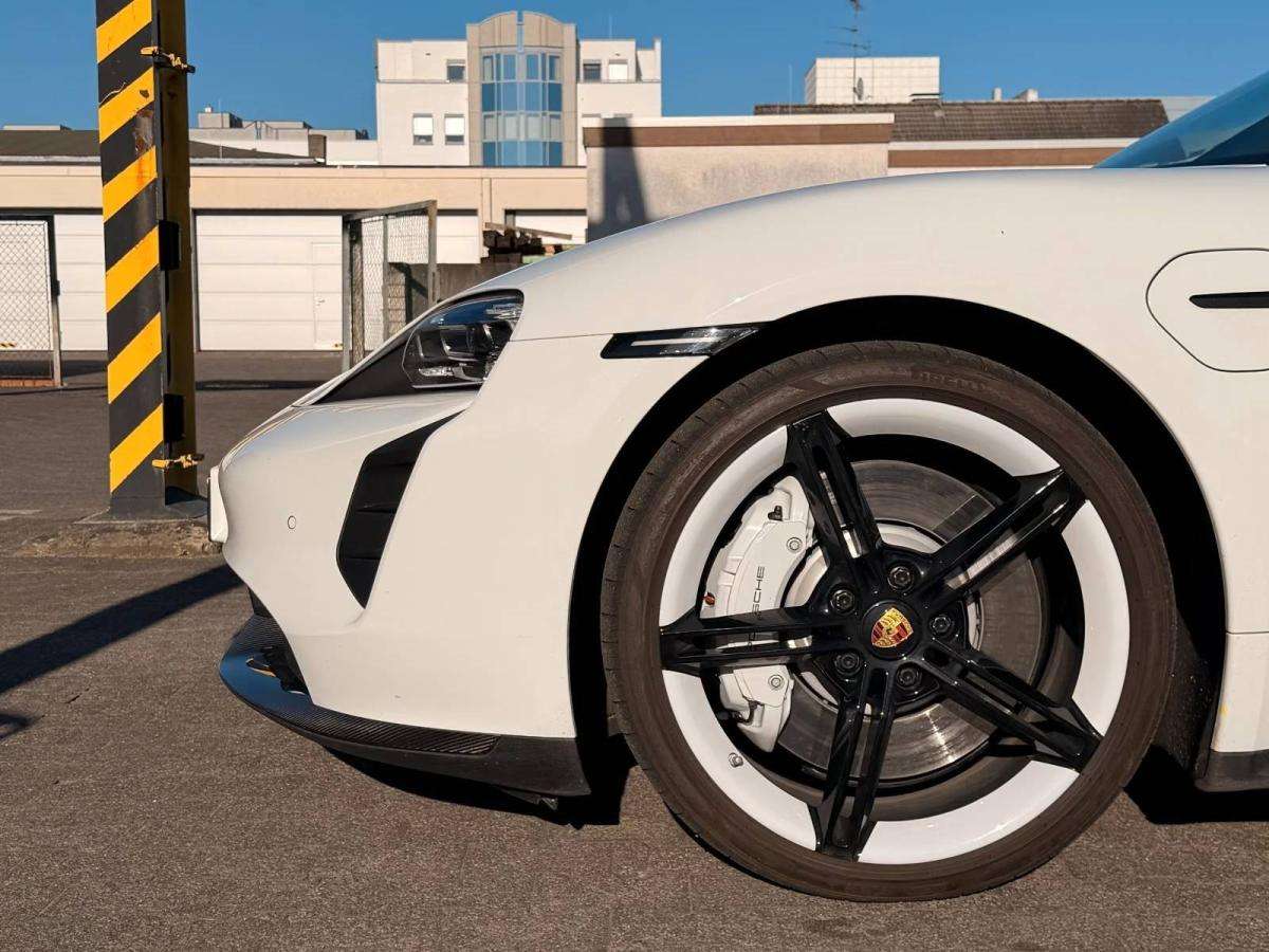 porsche-taycan-2021-eletrico-0cc