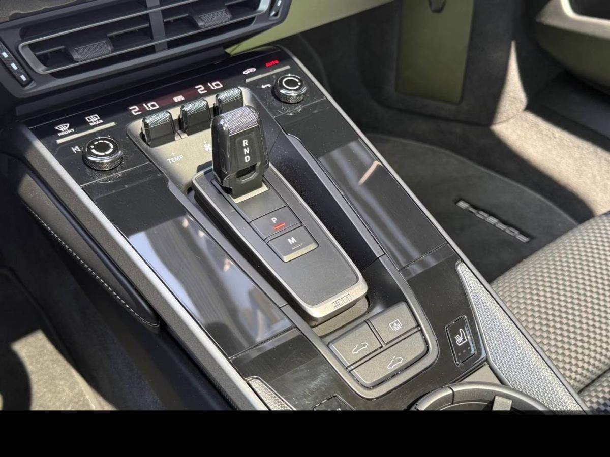 porsche-992-2022-gasolina-2981cc