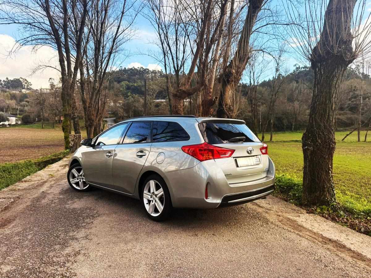 toyota-auris-touring-sports-2014-diesel-1364cc