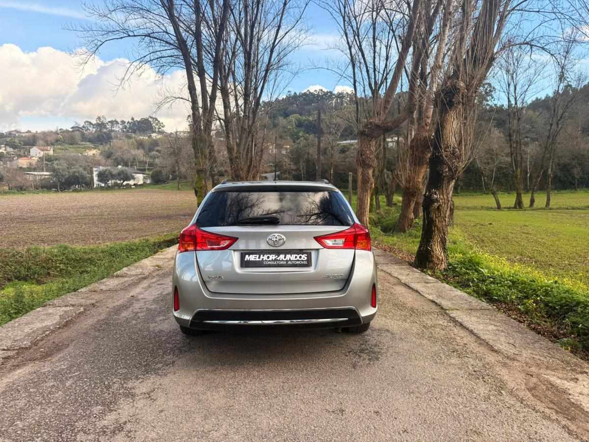 toyota-auris-touring-sports-2014-diesel-1364cc