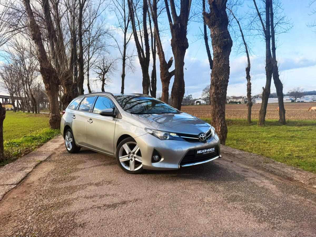 toyota-auris-touring-sports-2014-diesel-1364cc