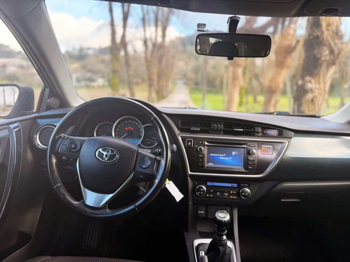 toyota-auris-touring-sports-2014-diesel-1364cc