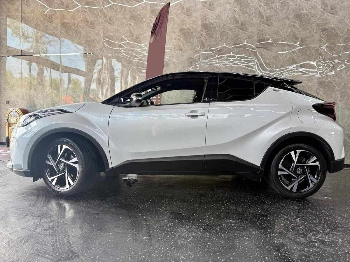 toyota-c-hr-2022-hibrido-a-gasolina-1987cc