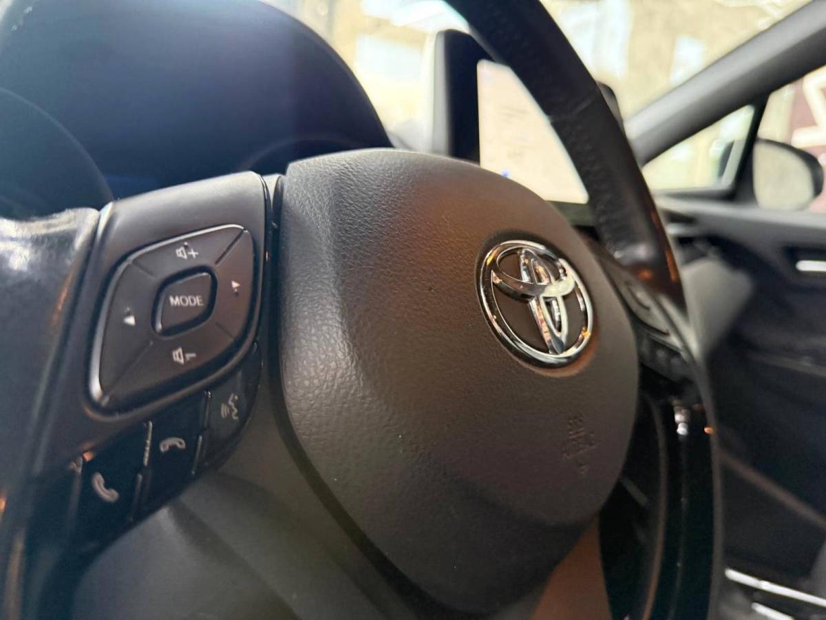 toyota-c-hr-2022-hibrido-a-gasolina-1987cc