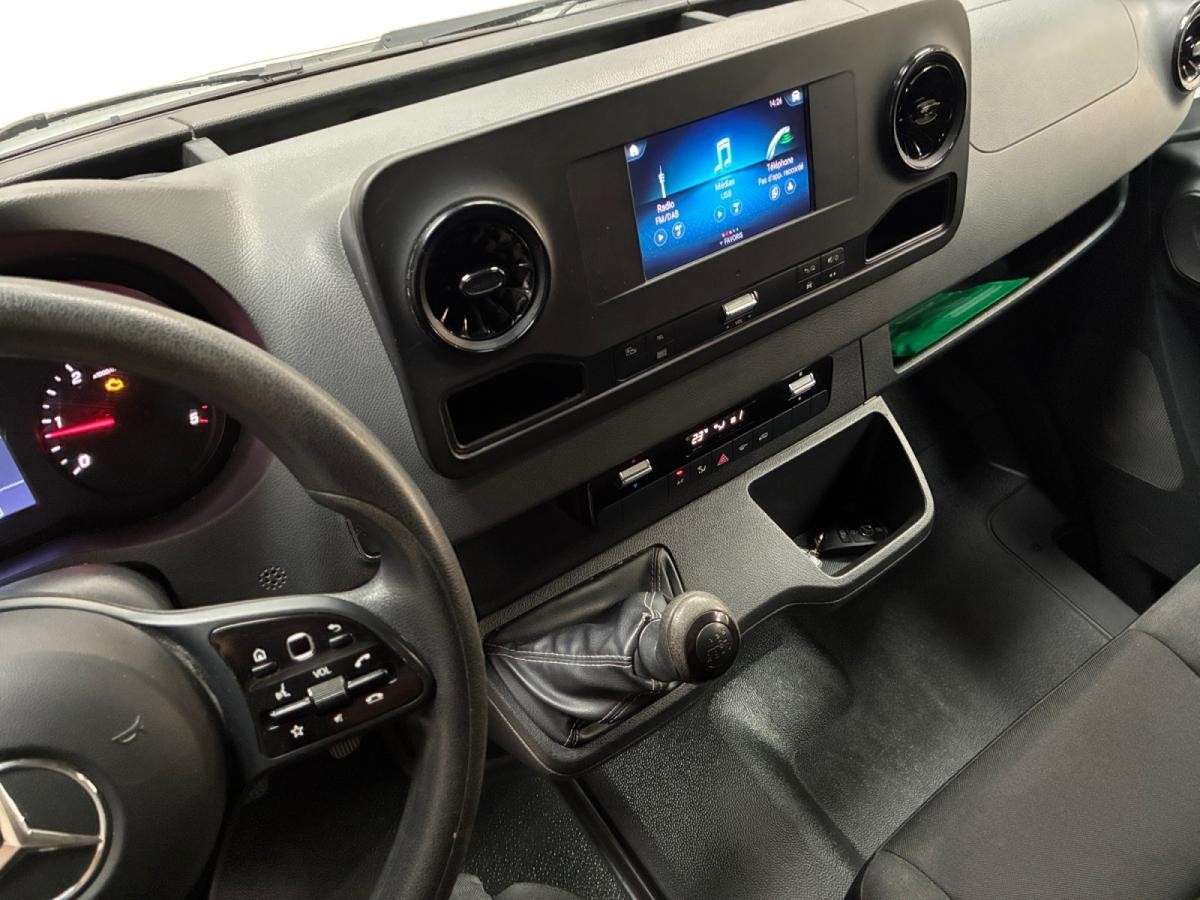 mercedes-benz-sprinter-2020-diesel-2143cc