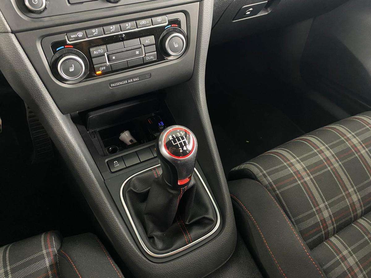 volkswagen-golf-2012-gasolina-1984cc